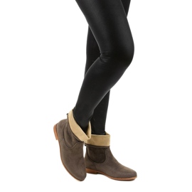 Khakifarbene Islevine-Stiefel in Wildlederoptik grün 1