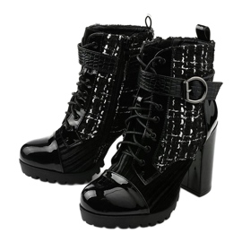 Schwarze Patchworkstiefel von Feramo 2