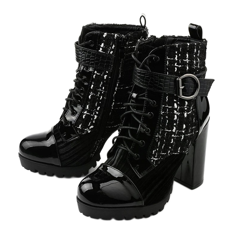 Schwarze Patchworkstiefel von Feramo 2