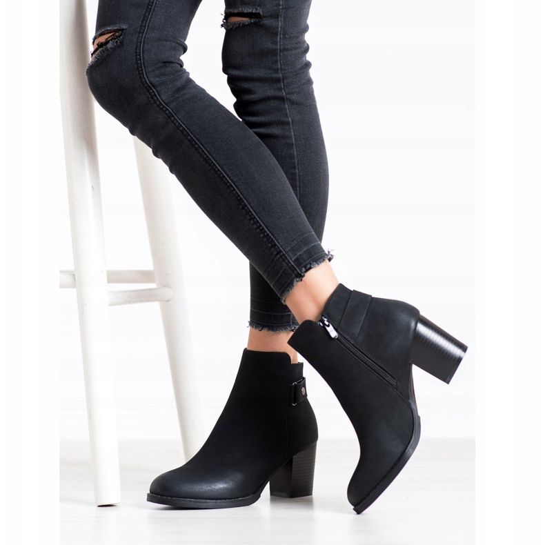 J. Star Bequeme Stiefel auf einem Pfosten schwarz 2