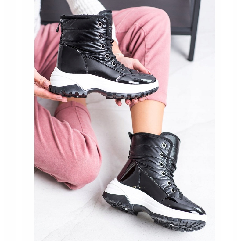 SHELOVET Bequeme schwarze Schneestiefel 1