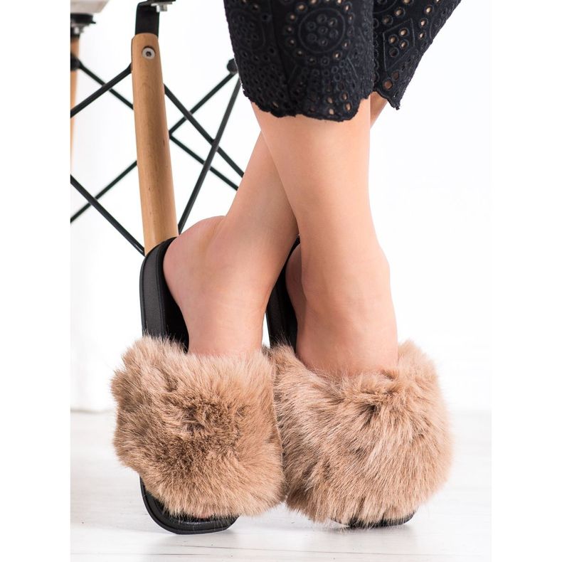 SHELOVET Bequeme Pelzpantoffeln beige 2