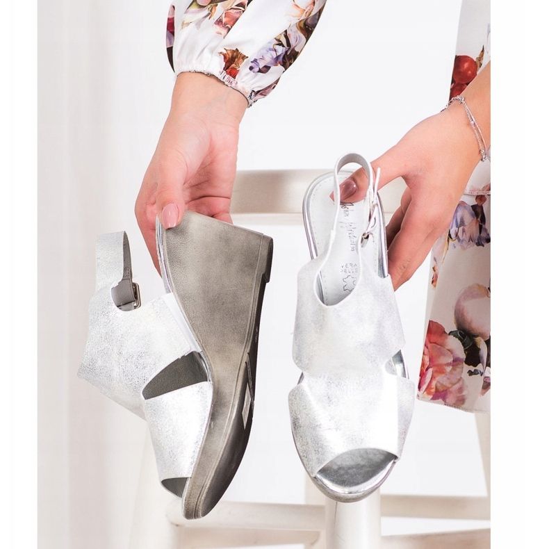 SHELOVET Silberne Keilsandalen 2