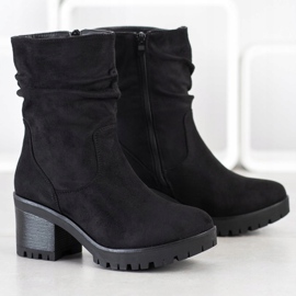 Flyfor Stiefel mit gerafftem Obermaterial schwarz 1