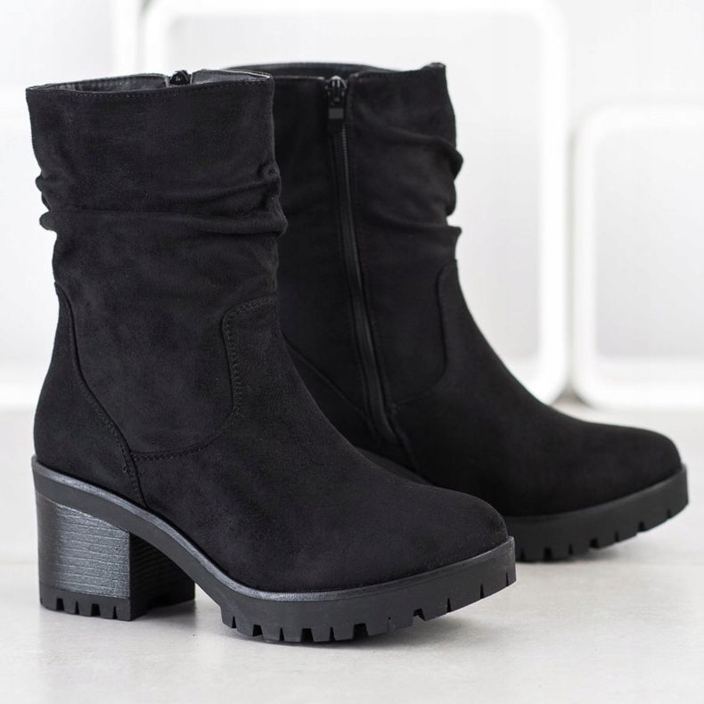 Flyfor Stiefel mit gerafftem Obermaterial schwarz 1