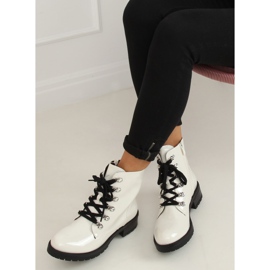 Ecru lackierte Stiefel 7982-PA Weiß naturfarben 2