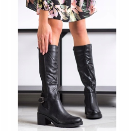 Flyfor Bequeme schwarze Stiefel 1