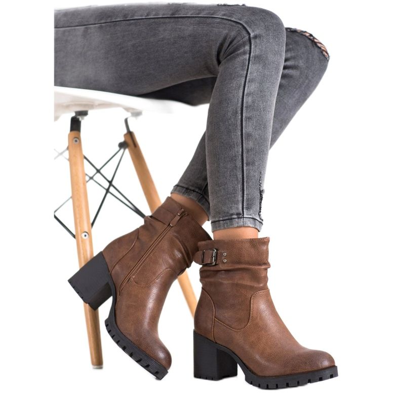 SDS Hohe Stiefel mit Isolierung braun 1