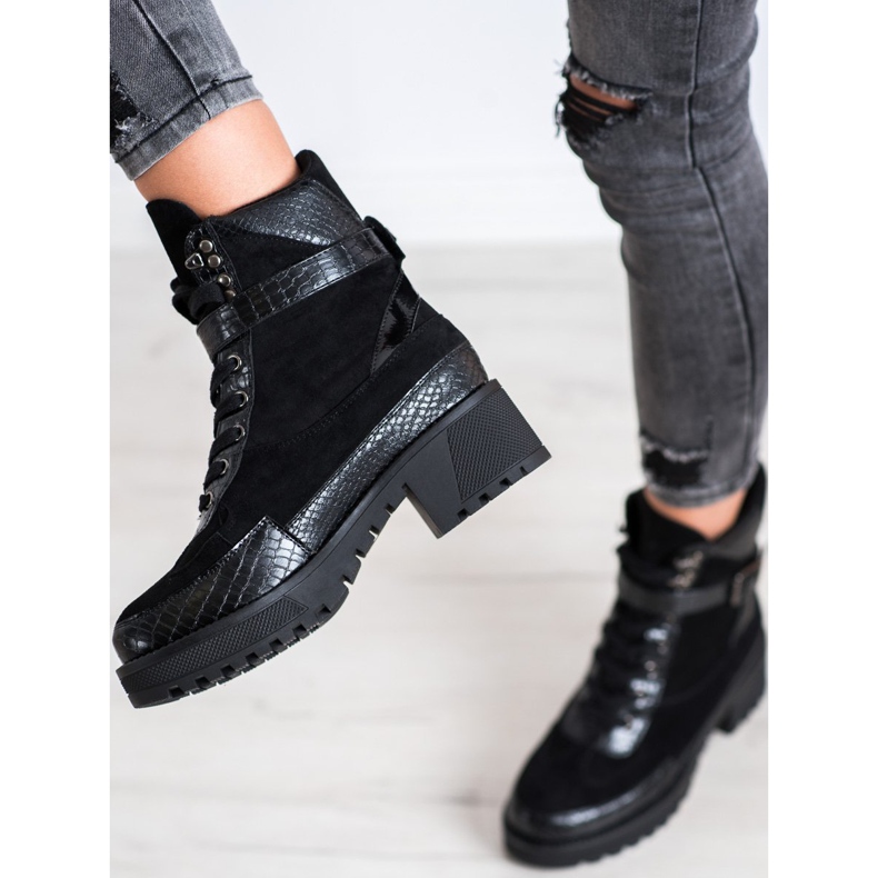 Gogo Arbeiter am Pol schwarz 1