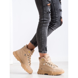 Kylie Trapper mit Schaffell beige 2