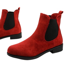 Torwarin rote flache isolierte Stiefel 1