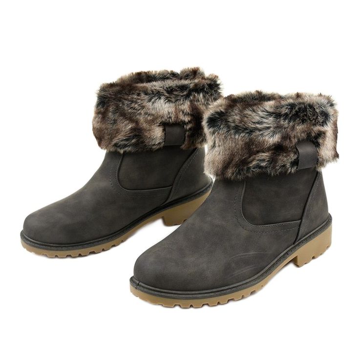 Graue isolierte Damenstiefel von Giserelle 2