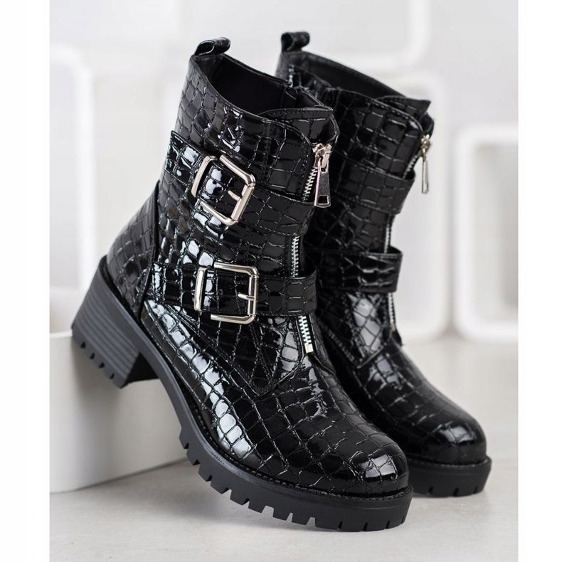 Super Me Arbeiter auf einem Slider mit Schlangenmuster schwarz 1