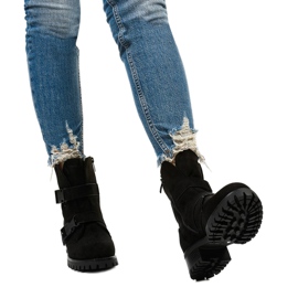 Schwarze isolierte Damenstiefel von Irinrahne 1