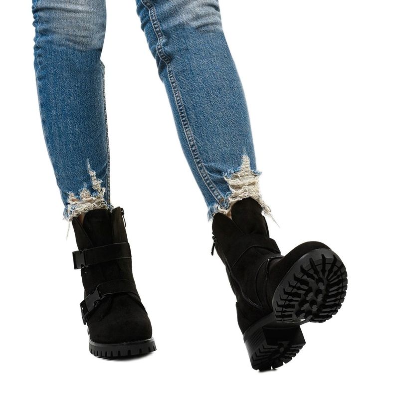 Schwarze isolierte Damenstiefel von Irinrahne 1