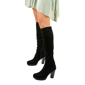 Schwarze Stiefel aus Funnyfreeze Wildleder 1