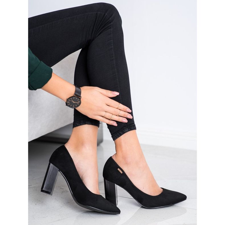 Goodin Pumpen auf einer Säule schwarz 2