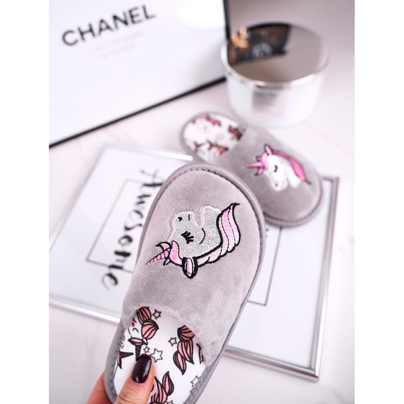 Graue Einhorn Hausschuhe für Kinder mit Einhorn 2