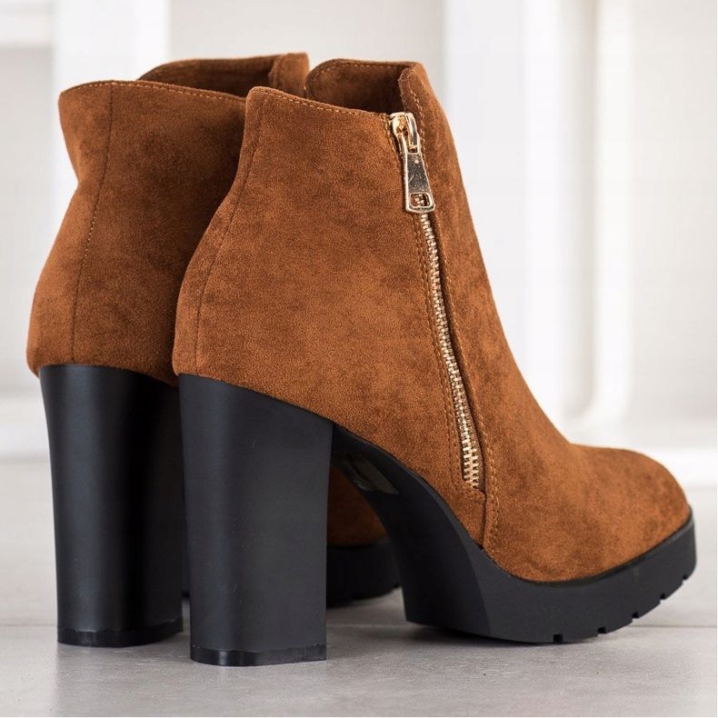 Small Swan Stiefel mit hohen Absätzen braun gelb 1