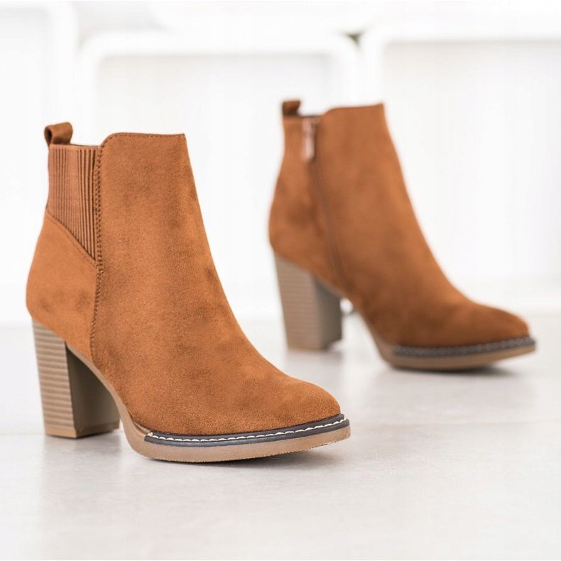 Super Mode Kamelstiefeletten auf einem Pfosten braun gelb 1