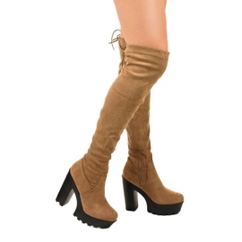 Wildlederstiefel auf dem Khaki Carrum Post grün 1