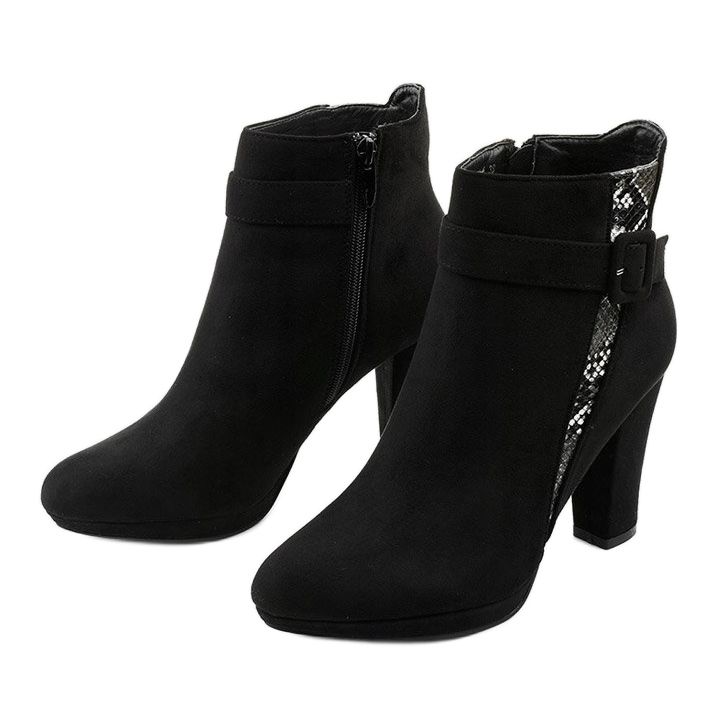 Schwarze Stiefel am Pfosten mit Lysianassa Öko-Wildleder 2