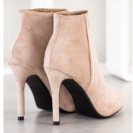 Small Swan Stylische Stiefel auf einem hohen Absatz beige 1