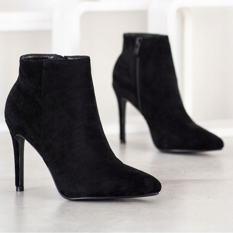 Small Swan Stylische Stiefel auf einem hohen Absatz schwarz 1