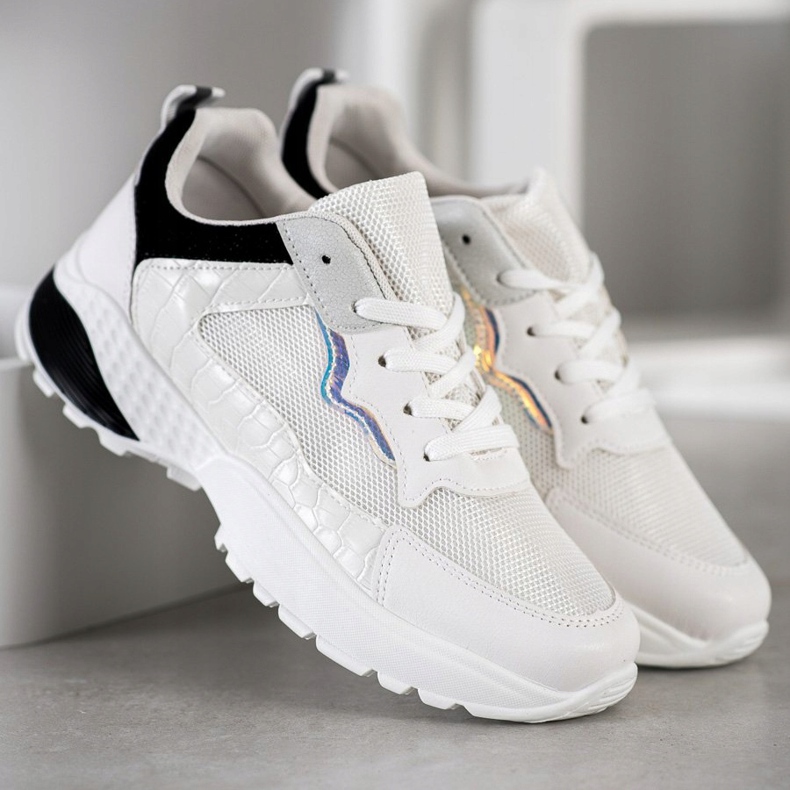 SHELOVET Sneakers mit schwarzen Einsätzen weiß grau 1