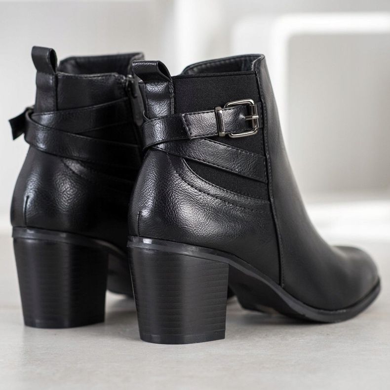 Ideal Shoes Lässige schwarze Stiefel 1