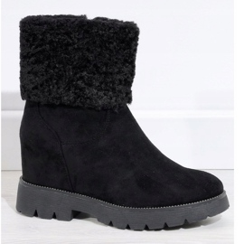 Schwarze Wildleder isolierte Stiefel von Bodri 1