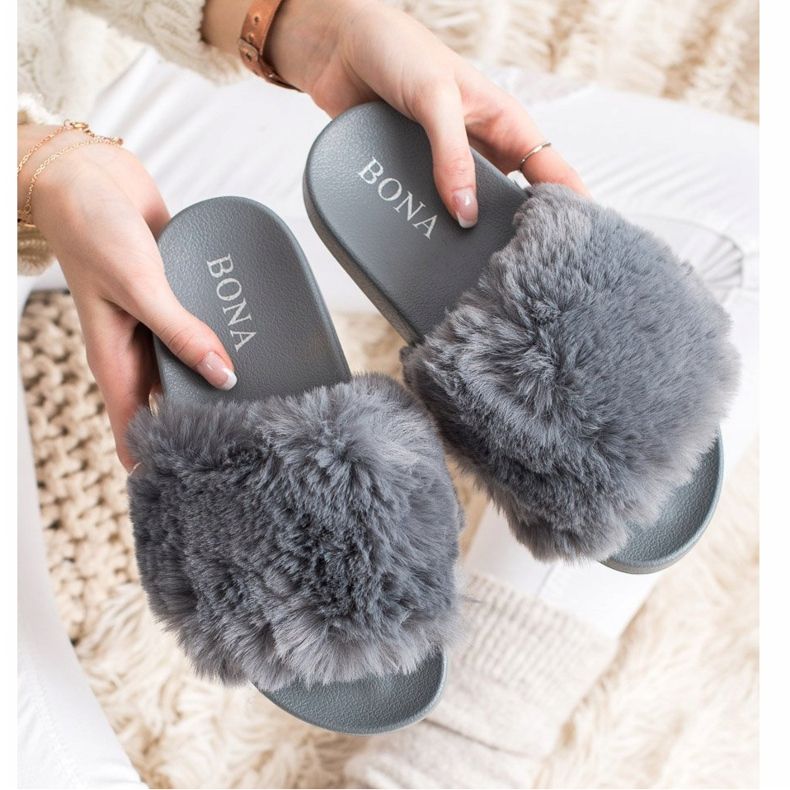 Bona Modische Flip-Flops mit Fell grau 2