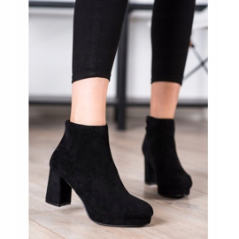 SHELOVET Wildleder Booties auf einer Bar schwarz 1