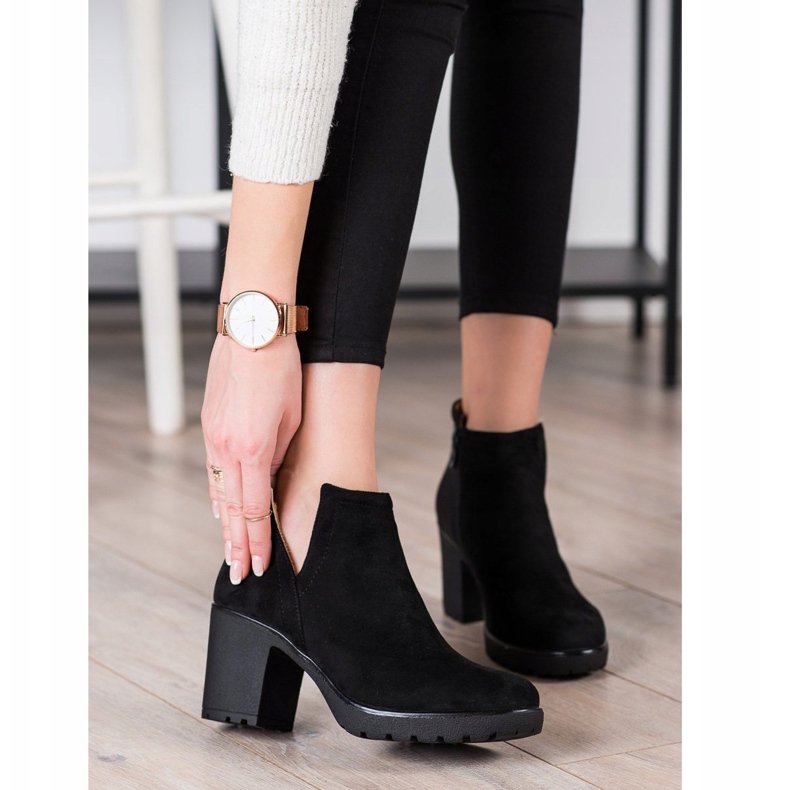 Bella Paris Schwarze Stiefeletten mit Schnitt 2