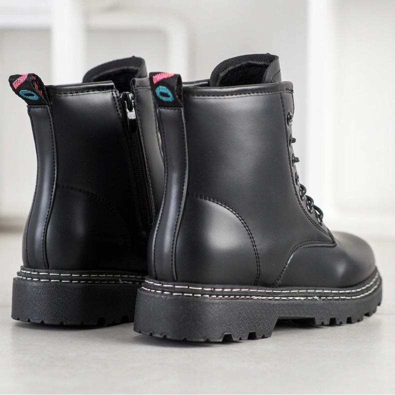 SHELOVET Gebundene schwarze Trapper 1