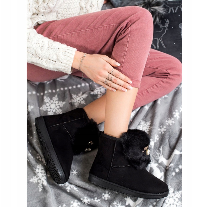 Queentina Warmes Mukluki mit Ornament schwarz 1