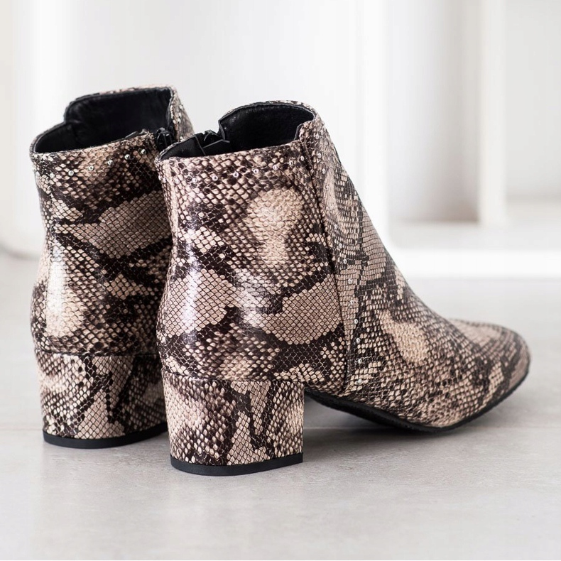 SHELOVET Stiefel mit Schlangenprint beige braun 1