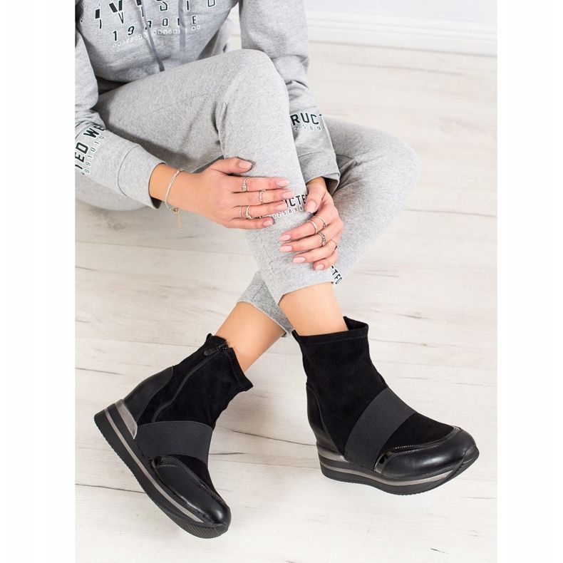 SHELOVET Modische Keilstiefel schwarz 1