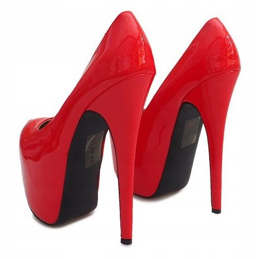 Hochlackierte Pins auf der roten Plattform D905 3