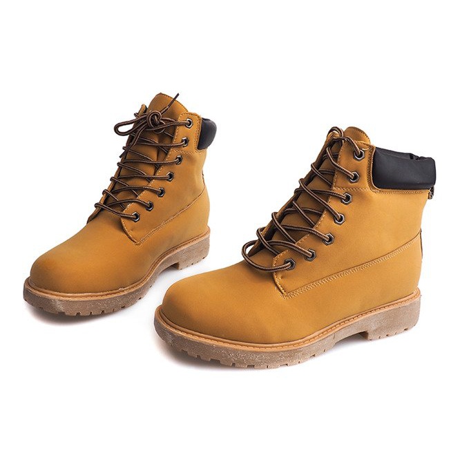 Isolierte Trekings Timbery A05 Kamel braun 1