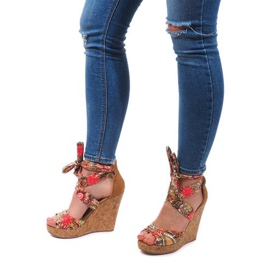 Gebundene Keilsandalen 3686 Kamel braun 1