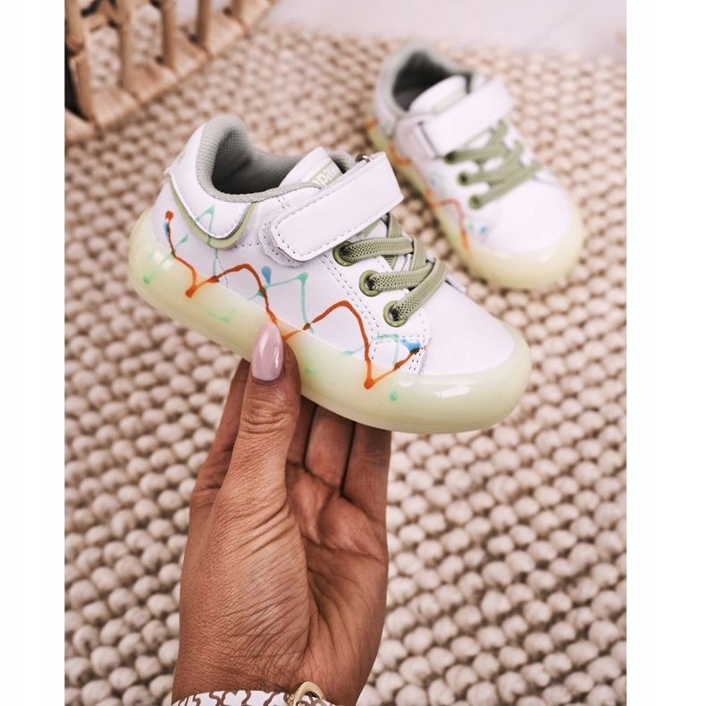 Apawwa Kinder Sportschuhe mit beleuchteter Sohle Led Weiß-Grün Disco 1