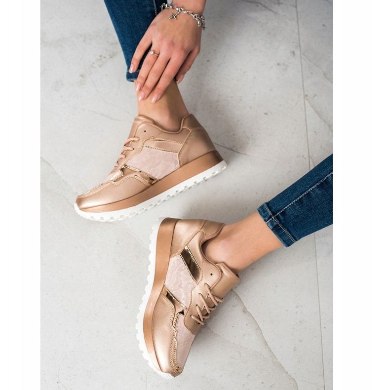 Bestelle Stylische Sneaker beige 1