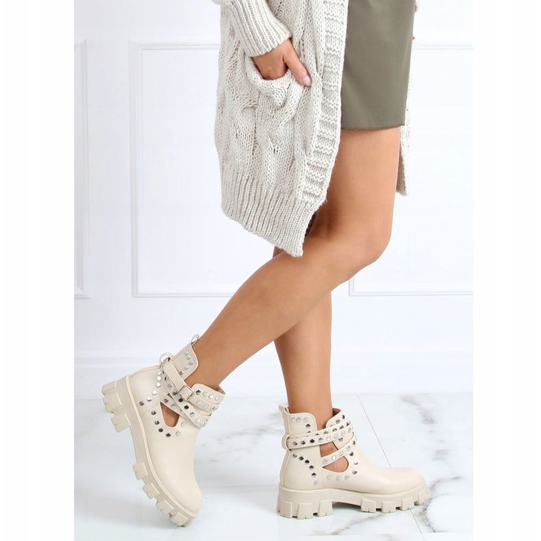 Stiefel geschnitten mit Nieten beige NC1127 Beige 1