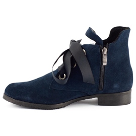 Olivier Stiefel mit einem Band, isolierte dunkelblaue Flora navy blau 2