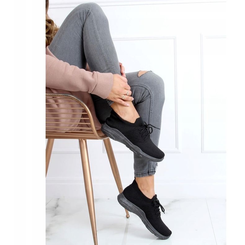 Schwarze Socken Sportschuhe C9239 Negro 1