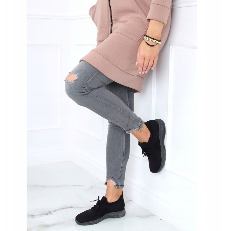 Schwarze Socken Sportschuhe C9239 Negro 2