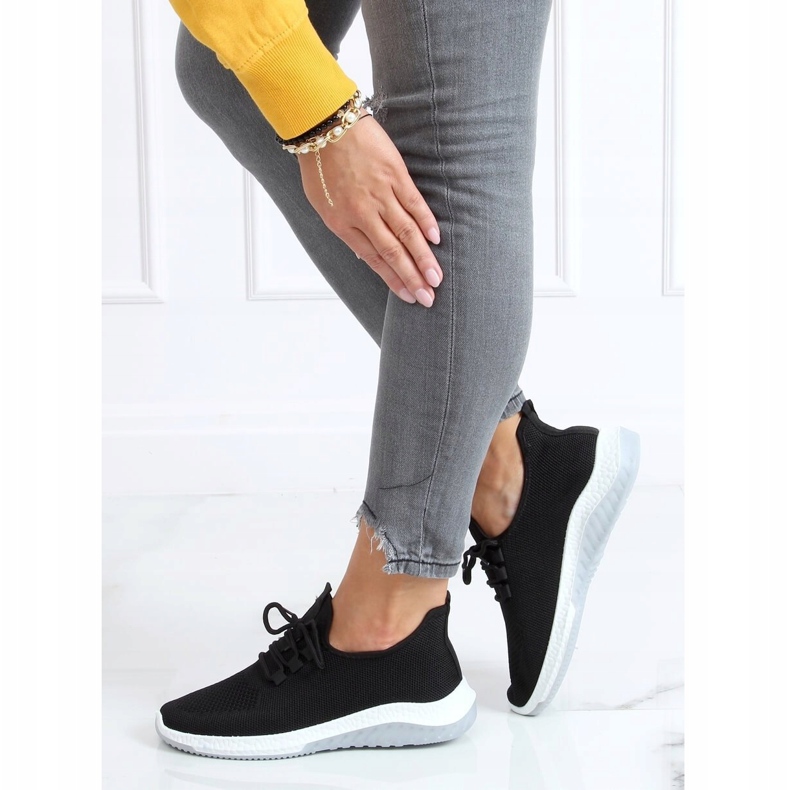 Schwarz 2019-3 Schwarze Sportschuhe 1