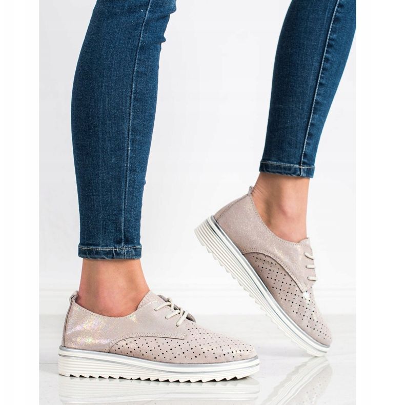 Kylie Leder-Brogues auf der Plattform beige 2