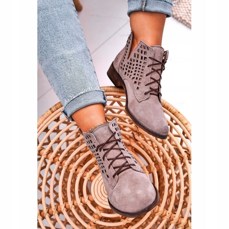 Nicole Cappuccino Susannah Stiefel aus durchbrochenem Wildleder für Damen braun 1